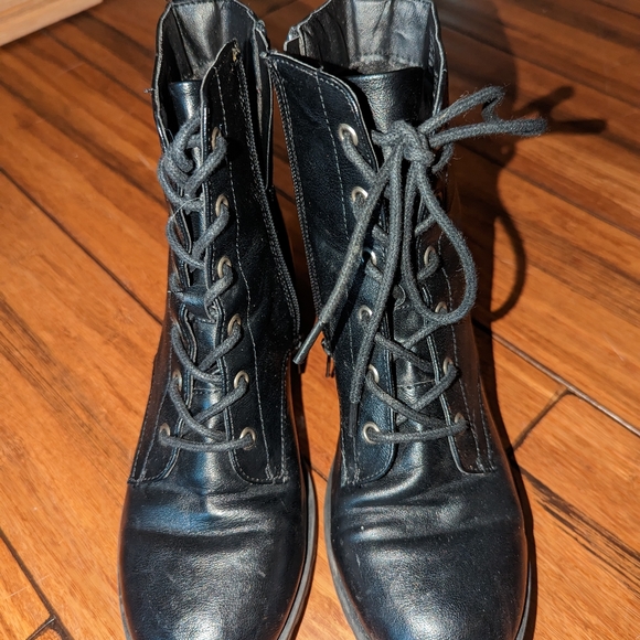 Boots - Picture 2 of 3